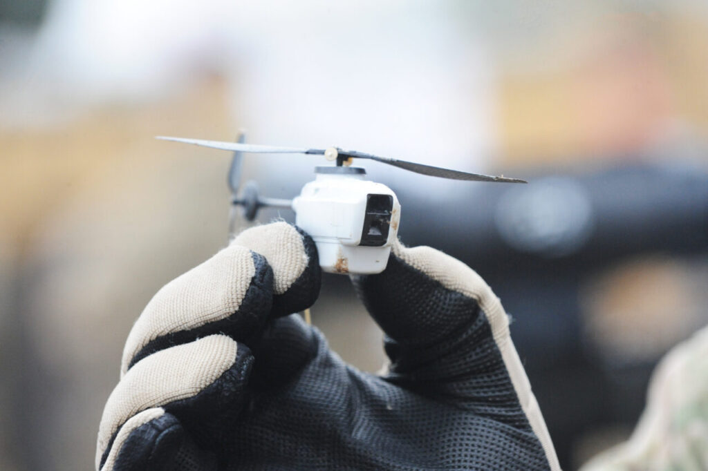 micro uav / unmanned aerial vehicle 